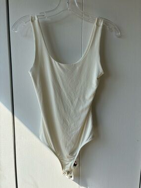 Express Body Contour Cream Scoop Neck Bodysuit Size XS